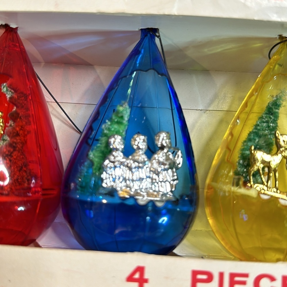 LAST ONE Vintage JEWEL BRITE plastic Teardrop diorama Christmas ornaments NIB​​​ - Picture 6 of 7